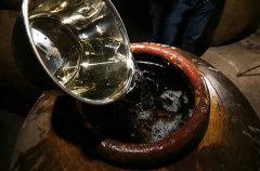 酱香型白酒七次取酒都是什么味道 赖氏茅酒传承百年工艺